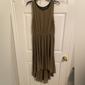 H&M Hi Low Polyester Pleated Olive Dress Trimmed in Black Size 10